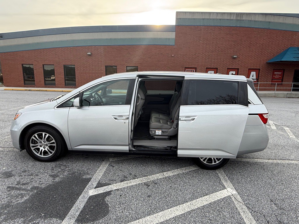2012 Honda Odyssey Image 12