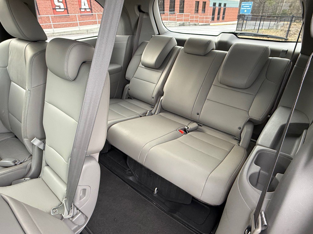 2012 Honda Odyssey Image 14