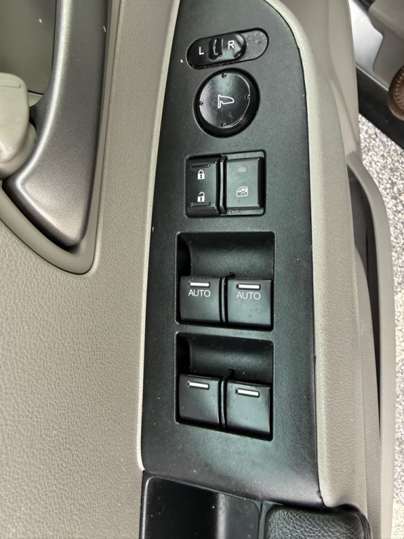 2012 Honda Odyssey Image 40