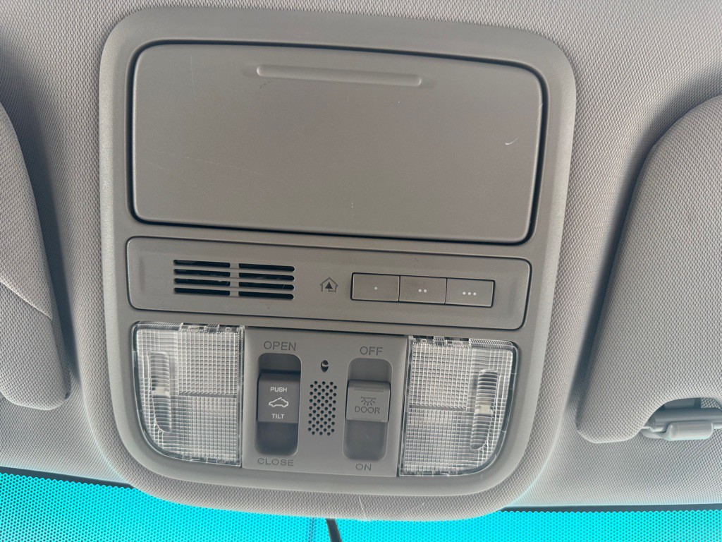 2012 Honda Odyssey Image 47