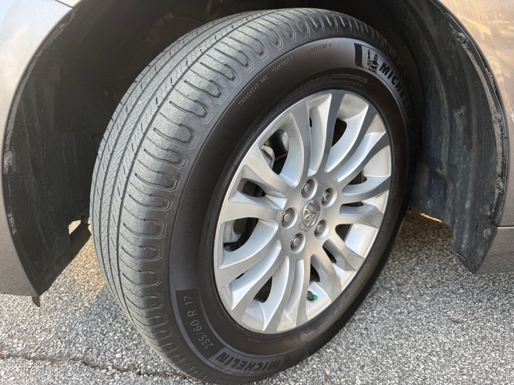2014 Toyota Sienna Image 22