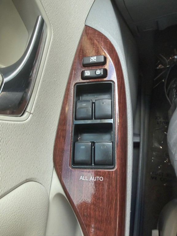2014 Toyota Sienna Image 42