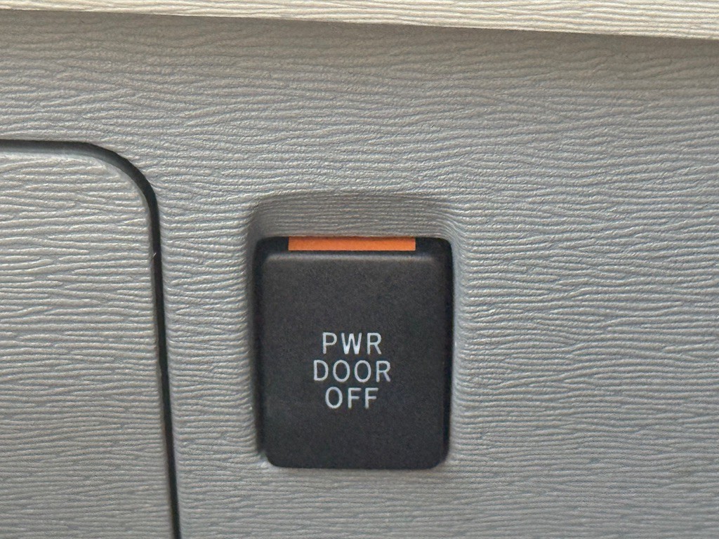 2014 Toyota Sienna Image 44