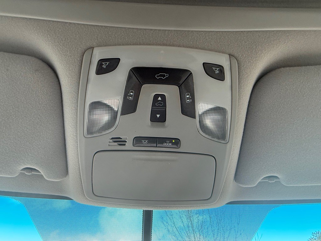 2014 Toyota Sienna Image 47