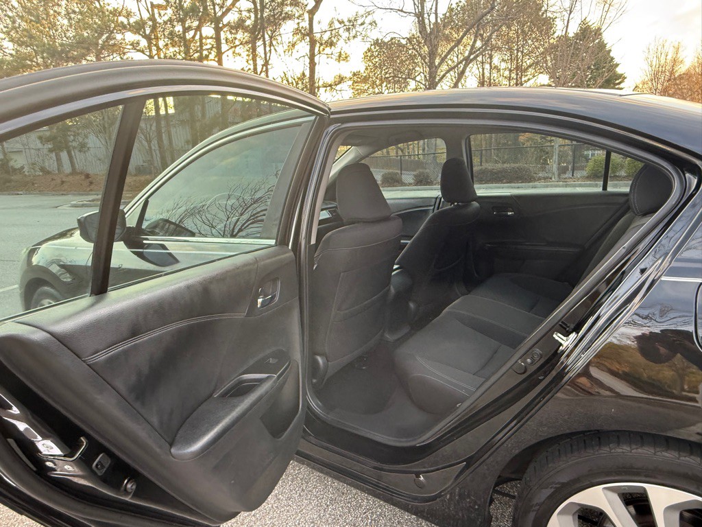 2015 Honda Accord Image 11