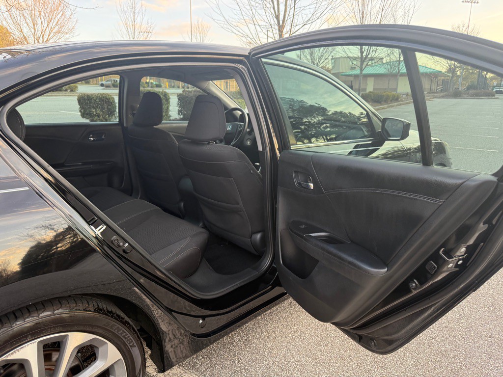 2015 Honda Accord Image 14