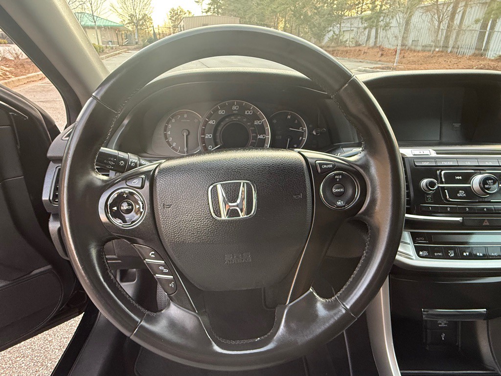 2015 Honda Accord Image 30