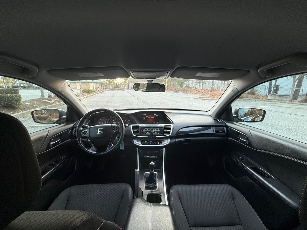 2015 Honda Accord Image 46