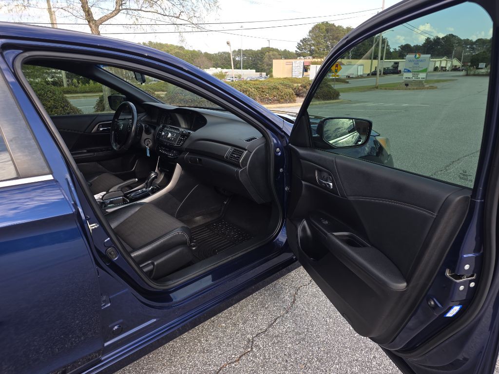 2016 Honda Accord Image 16