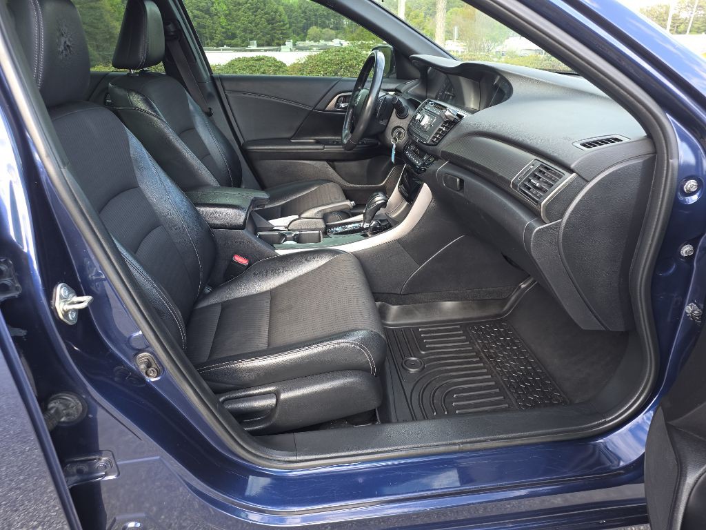 2016 Honda Accord Image 17