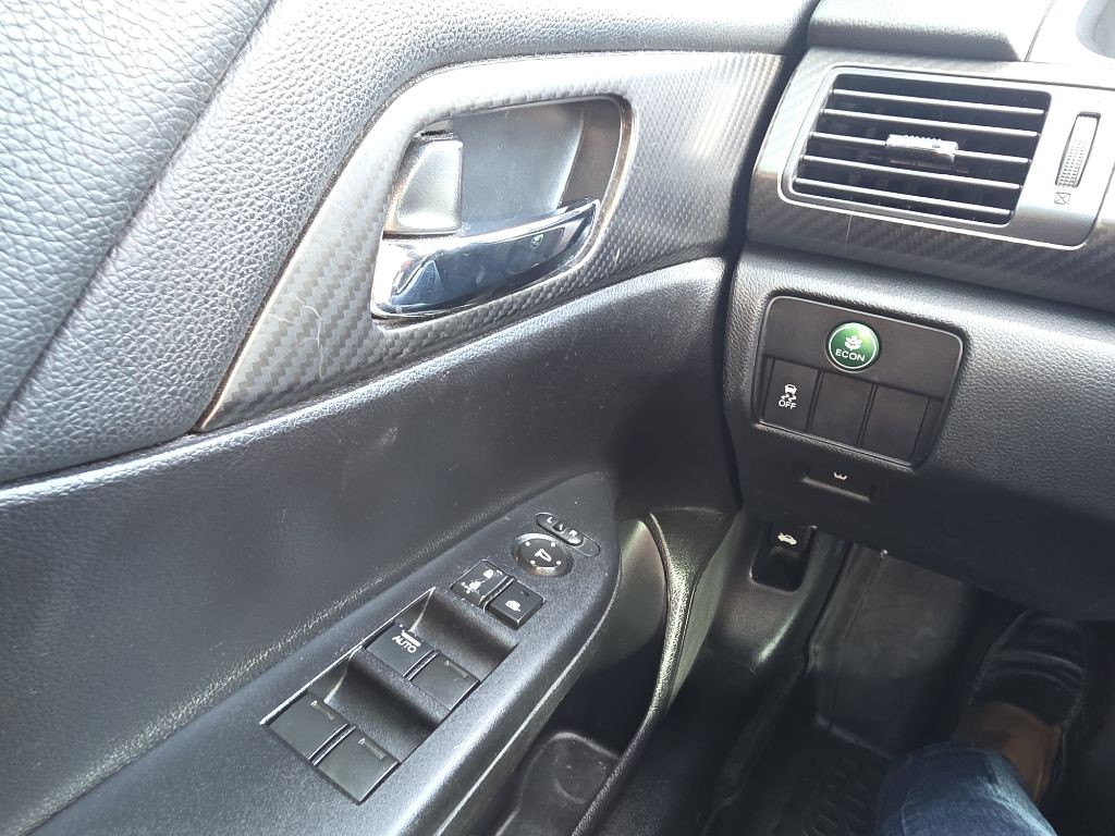 2016 Honda Accord Image 35