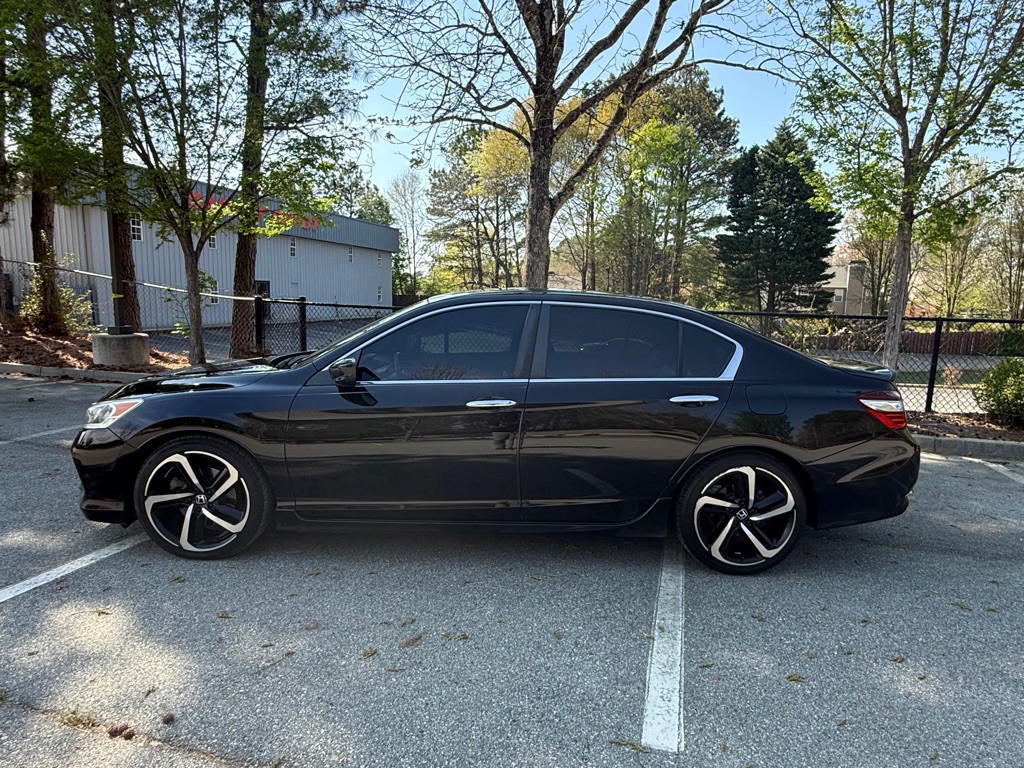 2017 Honda Accord Image 4