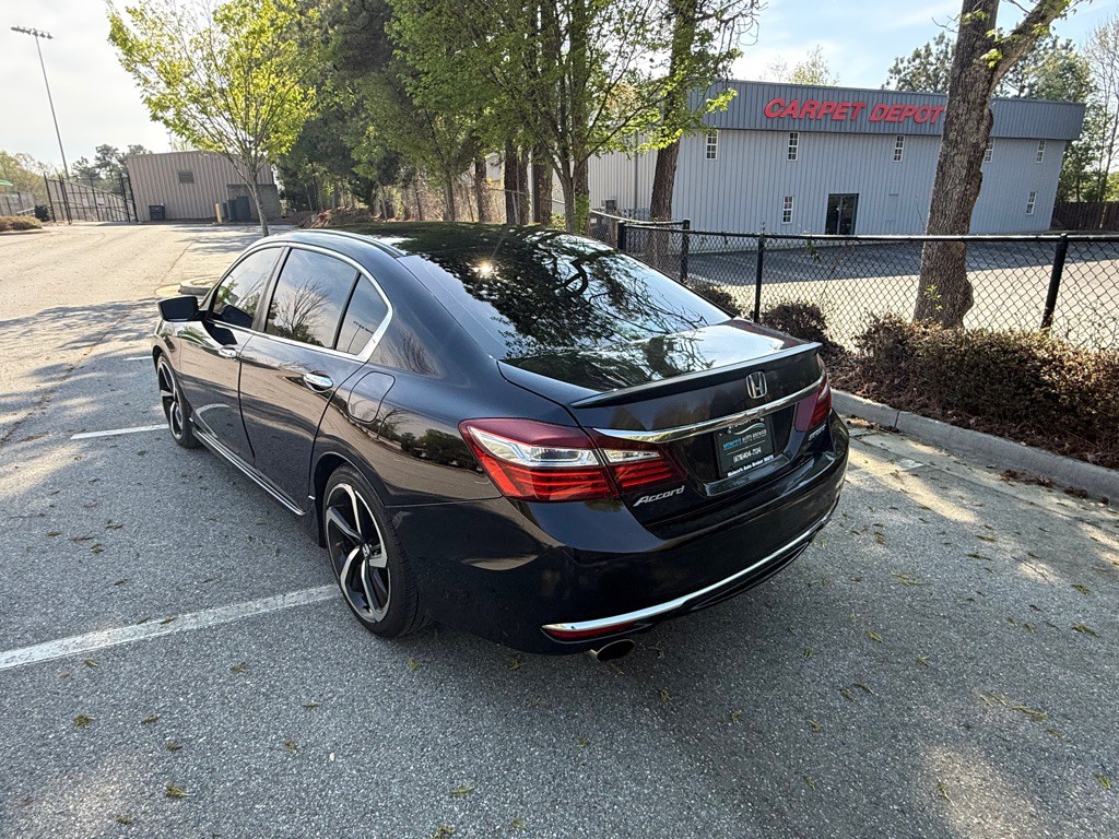 2017 Honda Accord Image 5
