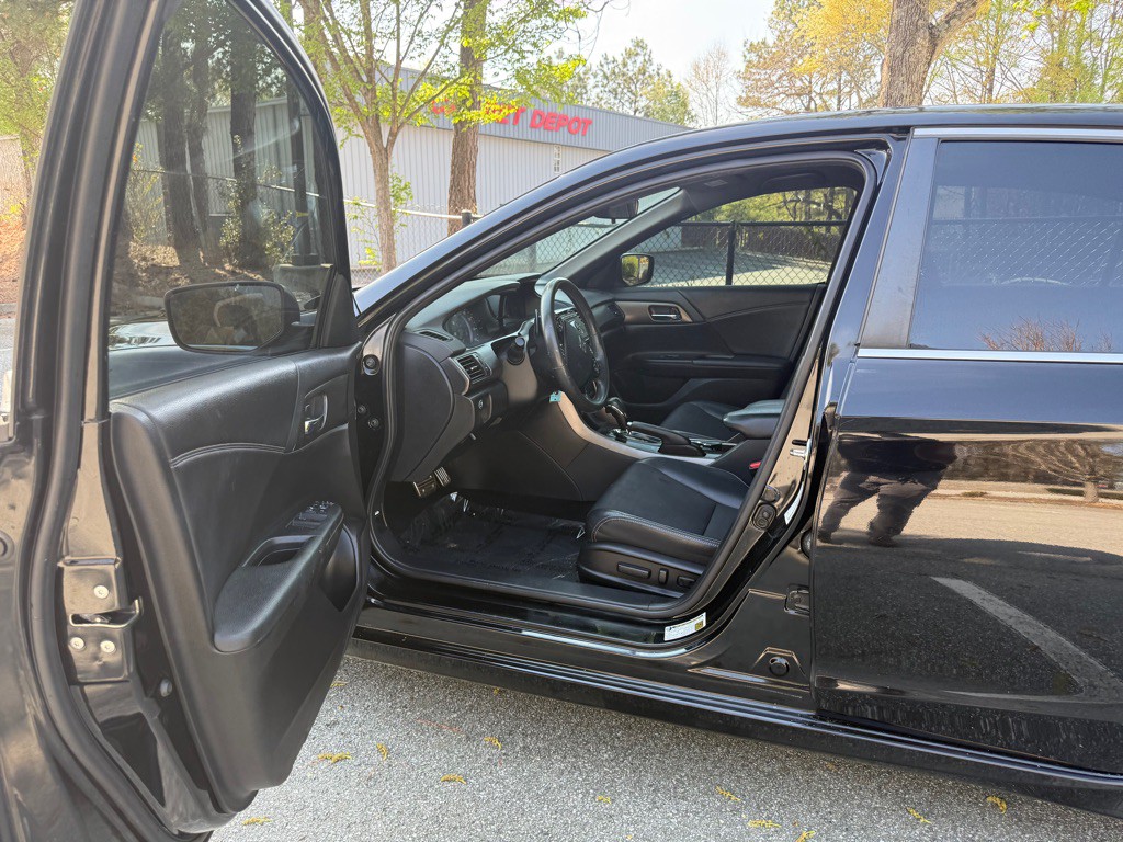 2017 Honda Accord Image 9