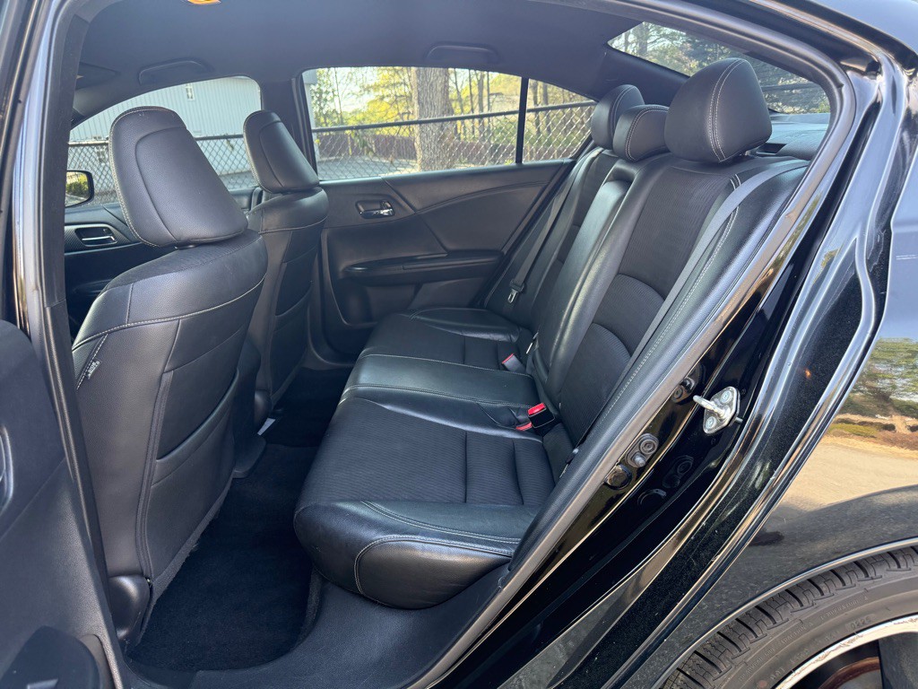 2017 Honda Accord Image 12