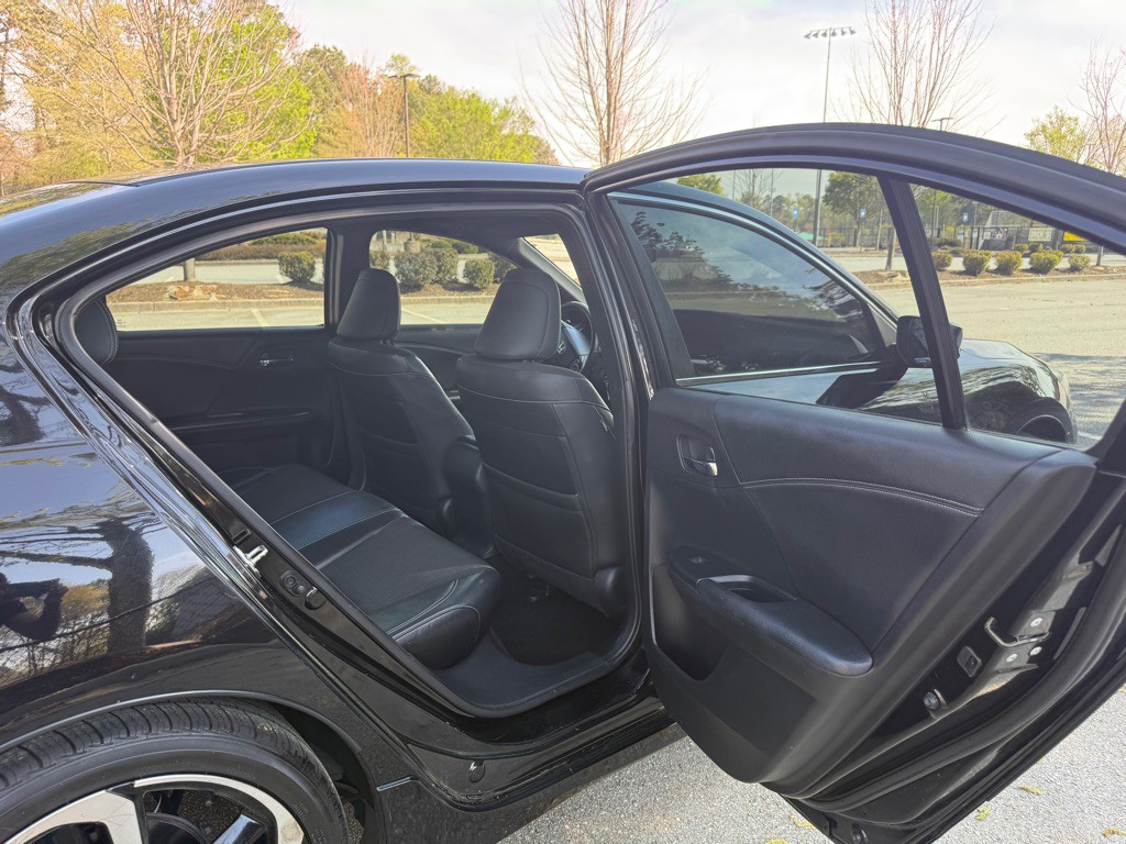2017 Honda Accord Image 14
