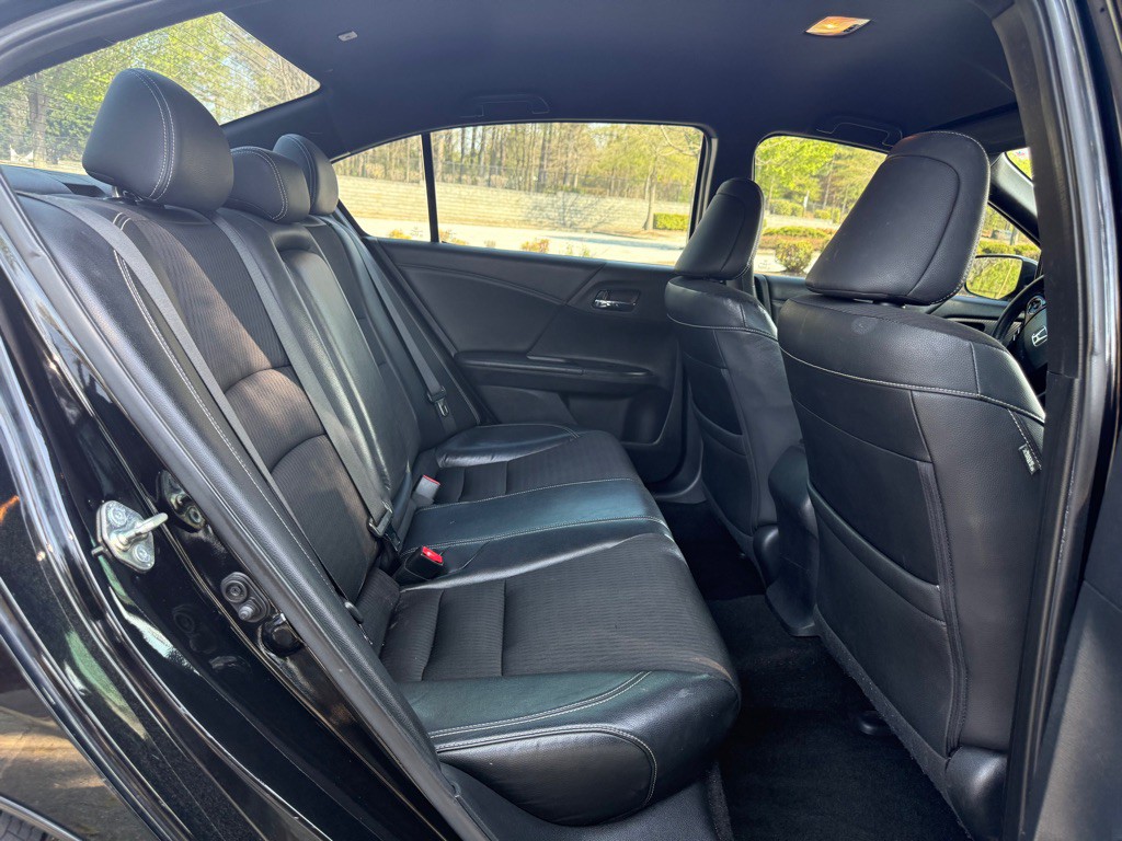 2017 Honda Accord Image 15