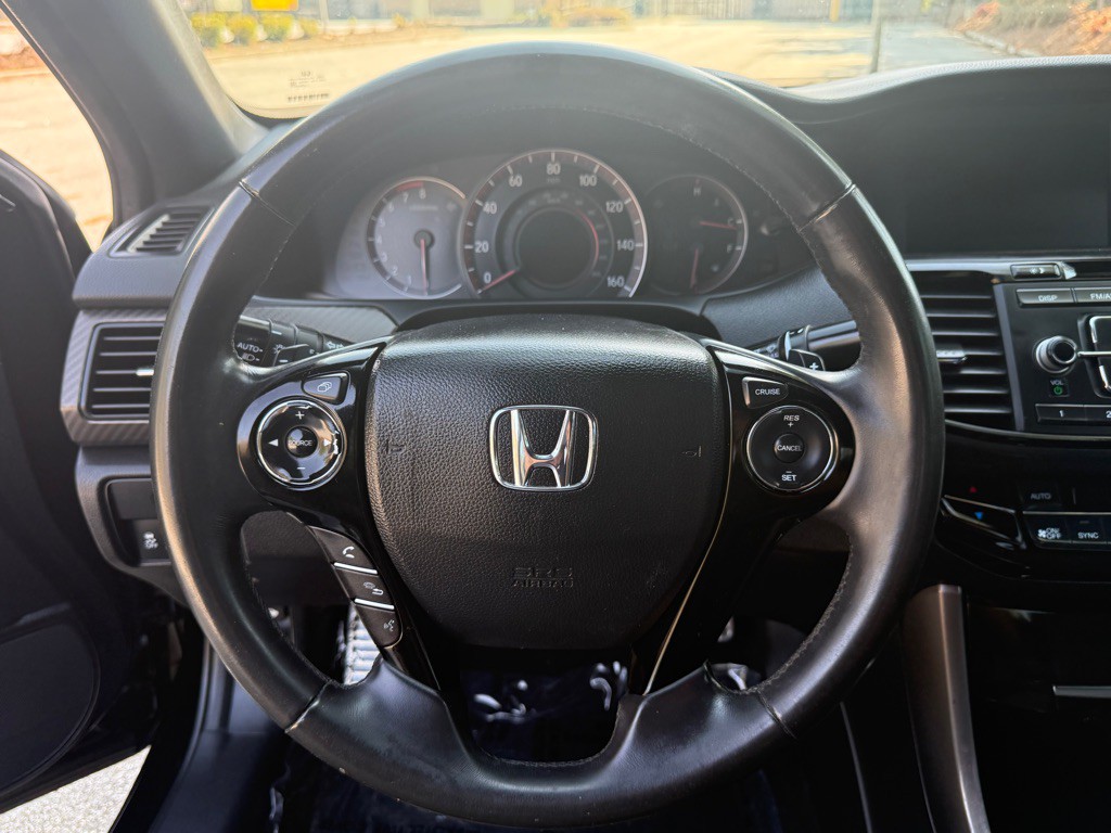 2017 Honda Accord Image 29