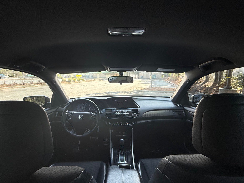 2017 Honda Accord Image 45