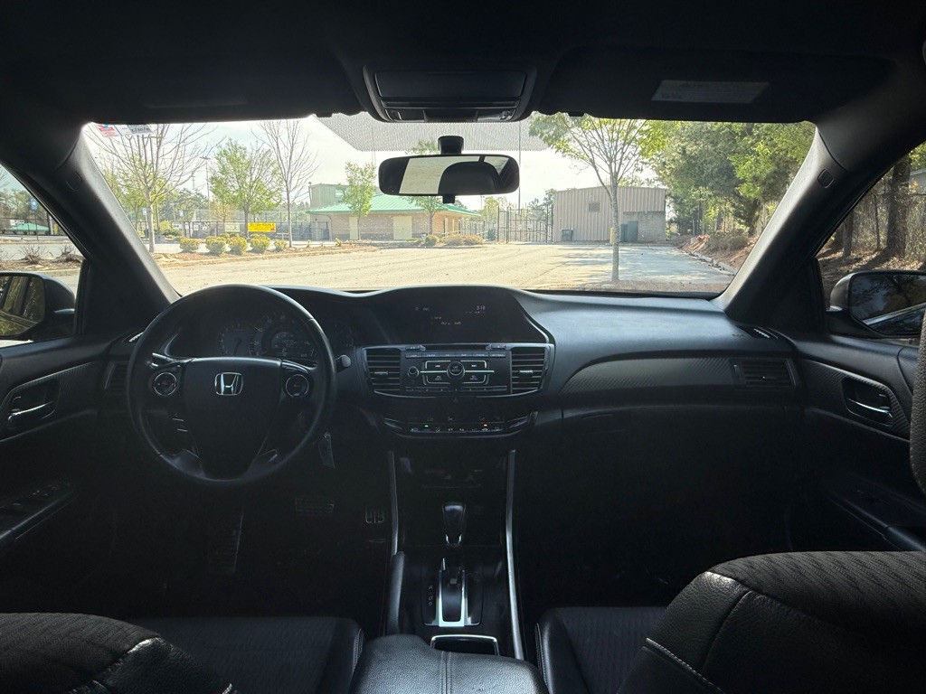 2017 Honda Accord Image 46