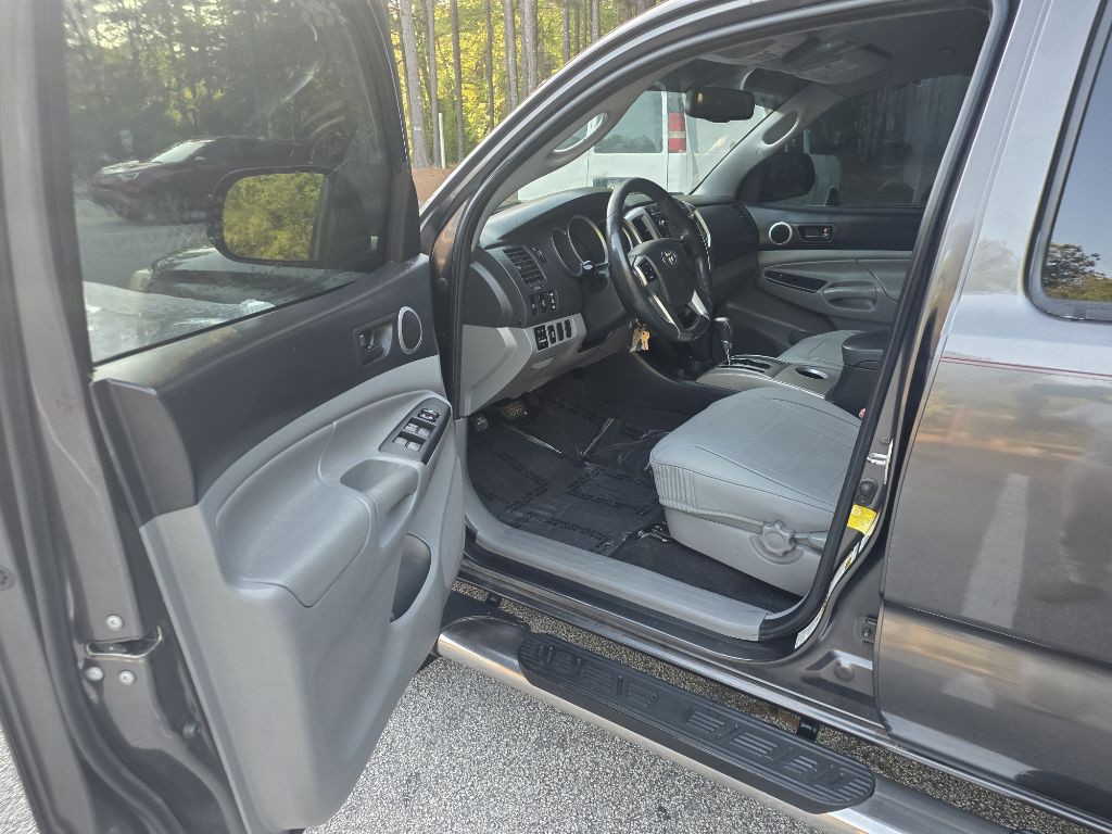 2013 Toyota Tacoma Image 9