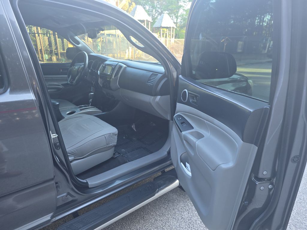 2013 Toyota Tacoma Image 16