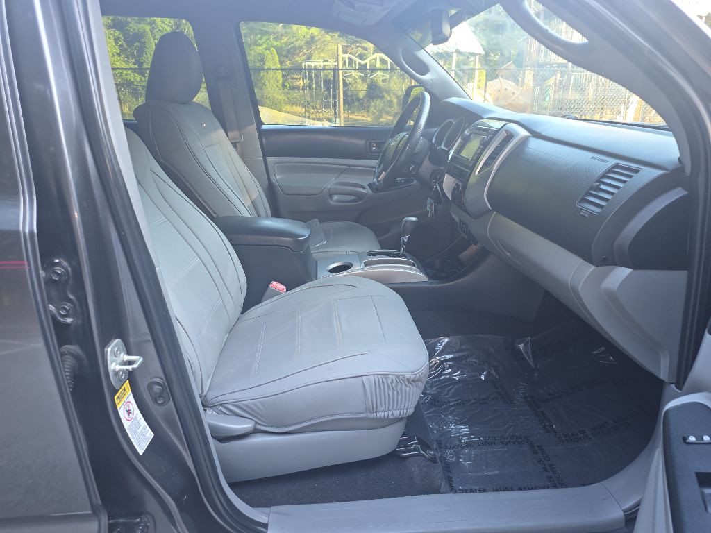 2013 Toyota Tacoma Image 17