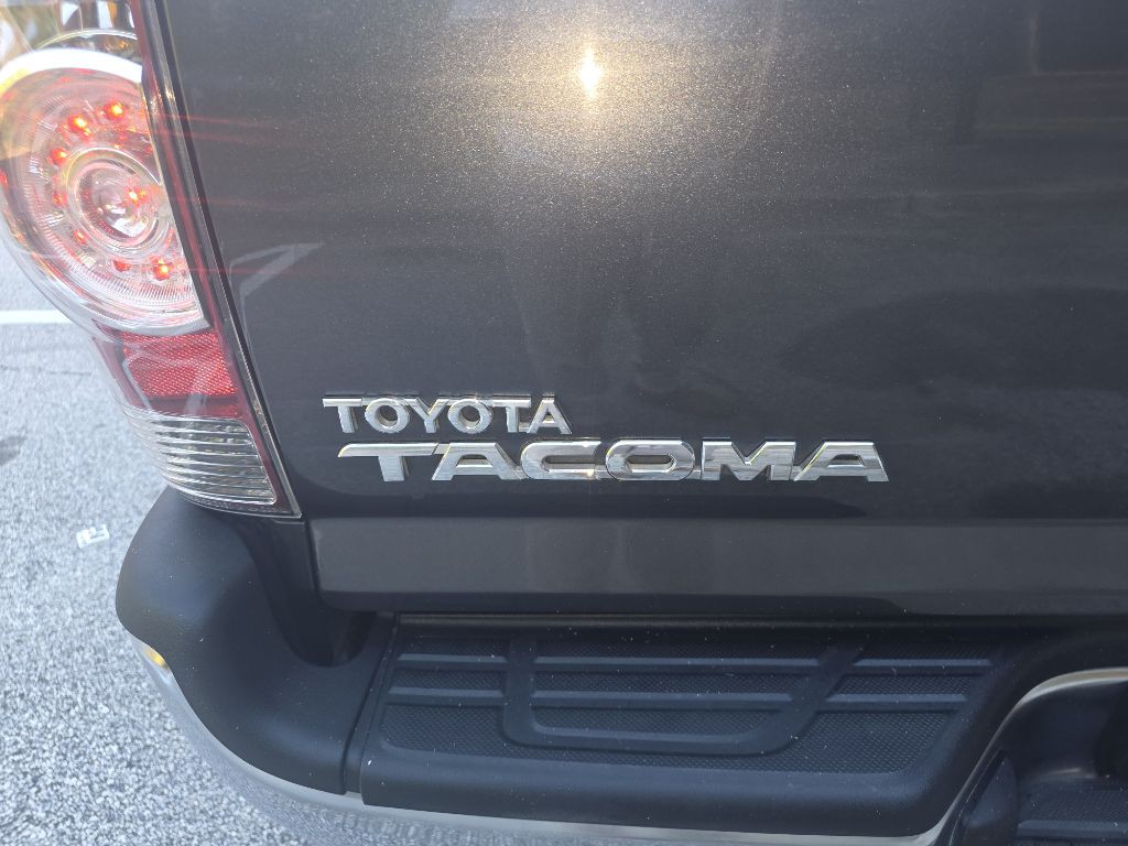 2013 Toyota Tacoma Image 23