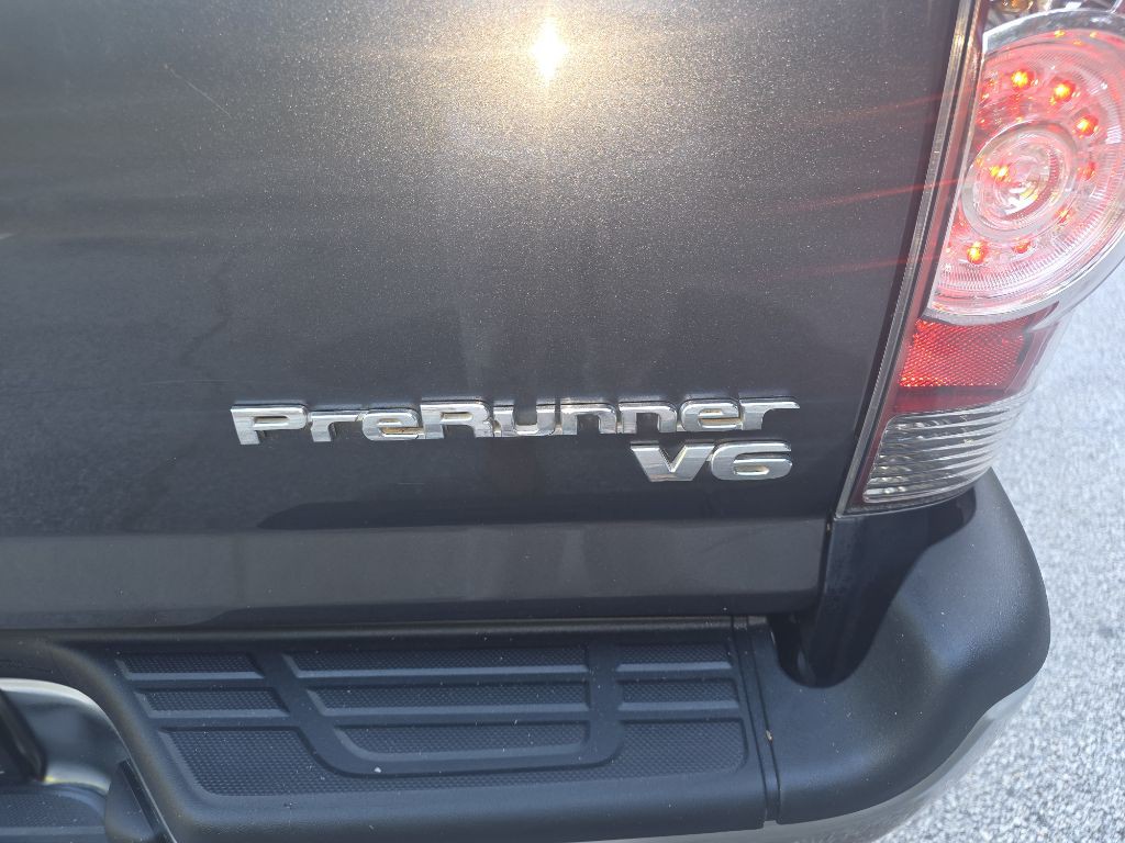 2013 Toyota Tacoma Image 24