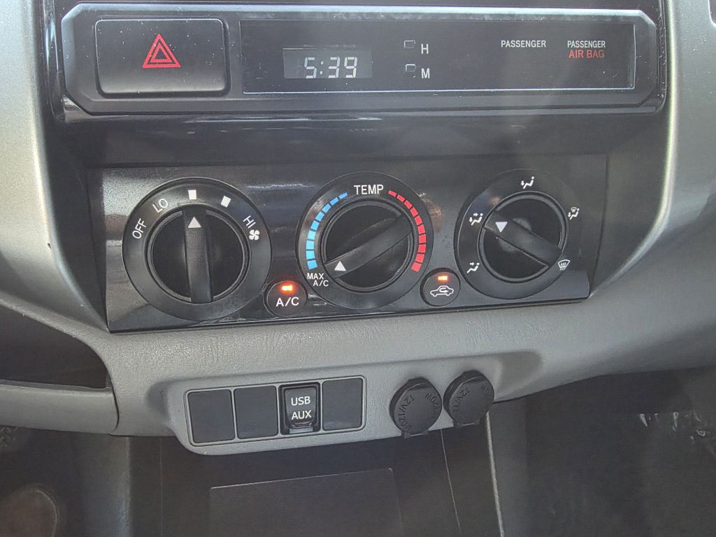 2013 Toyota Tacoma Image 35