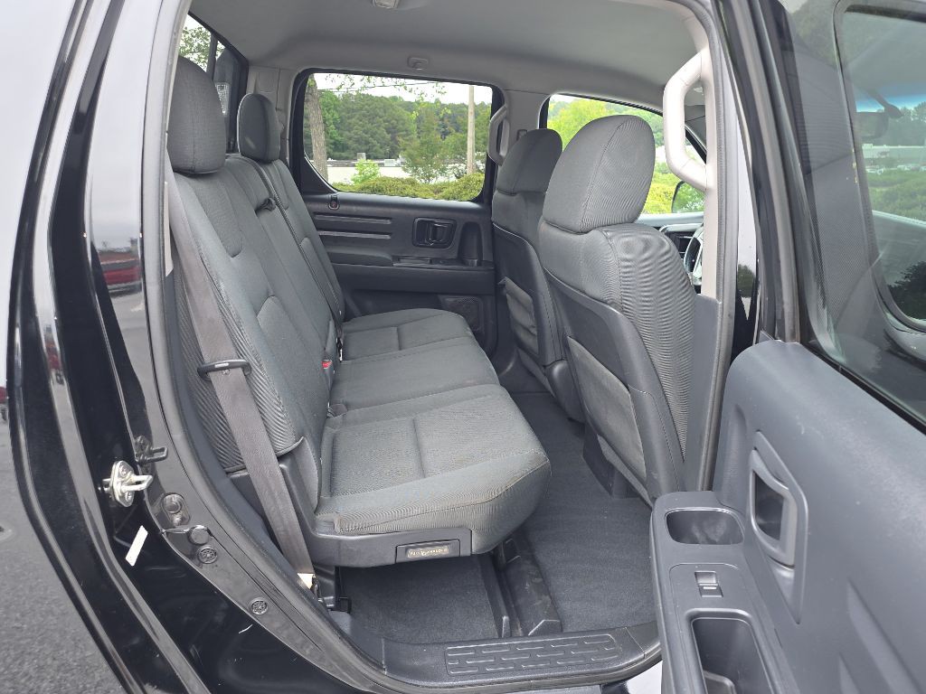 2014 Honda Ridgeline Image 16