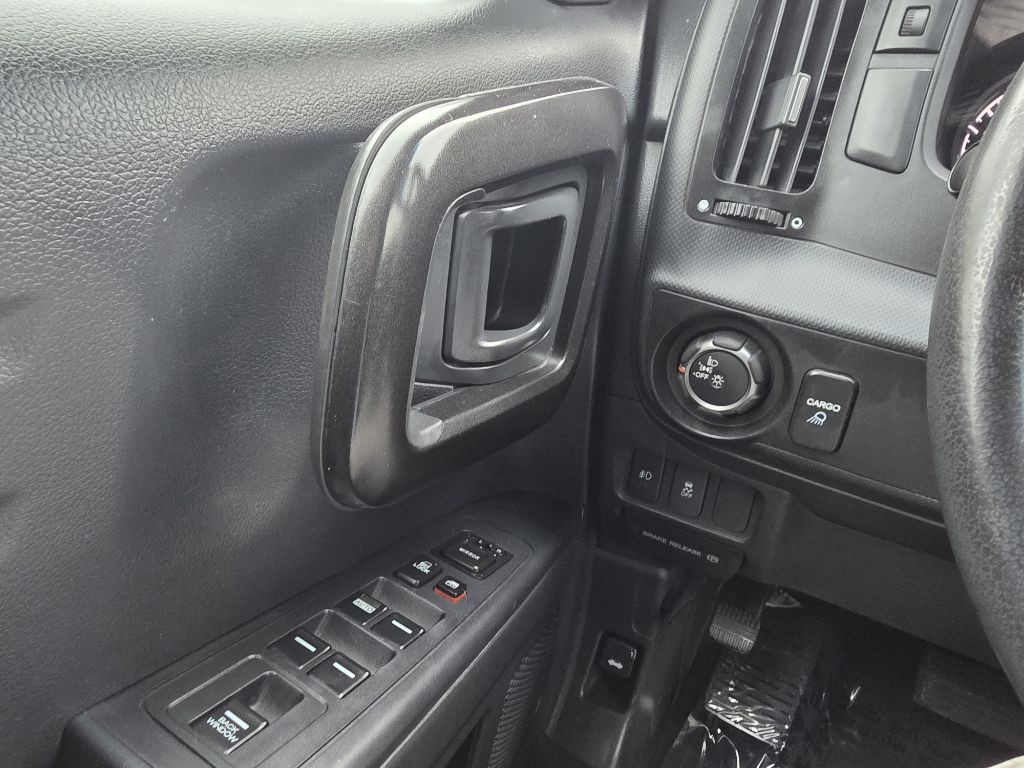 2014 Honda Ridgeline Image 37