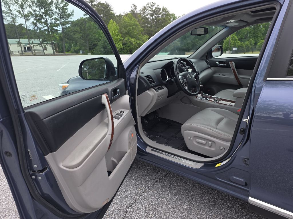 2013 Toyota Highlander Image 9
