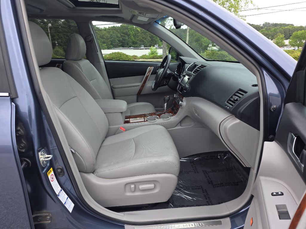 2013 Toyota Highlander Image 18