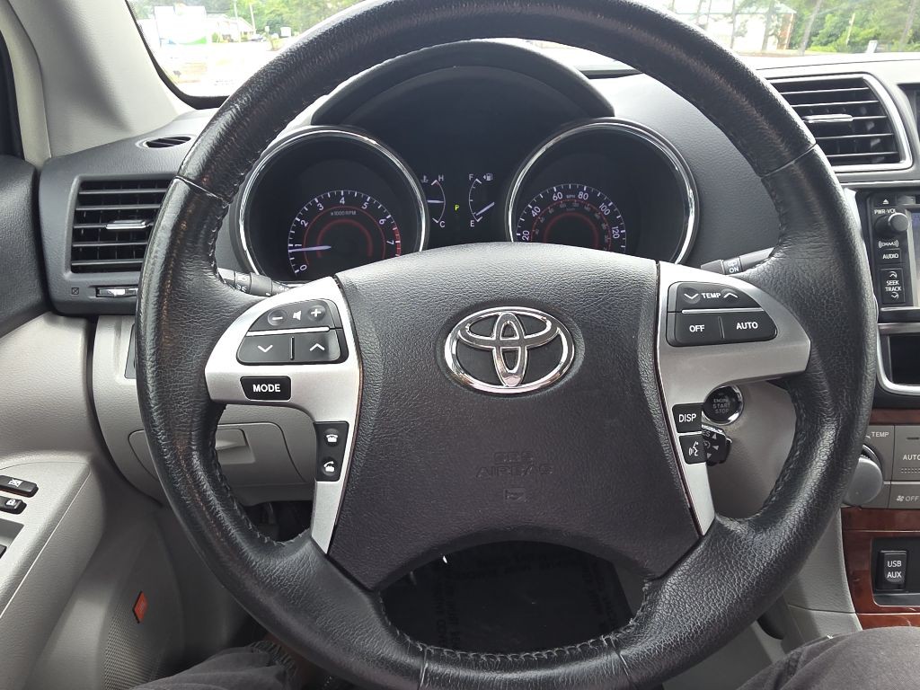2013 Toyota Highlander Image 35