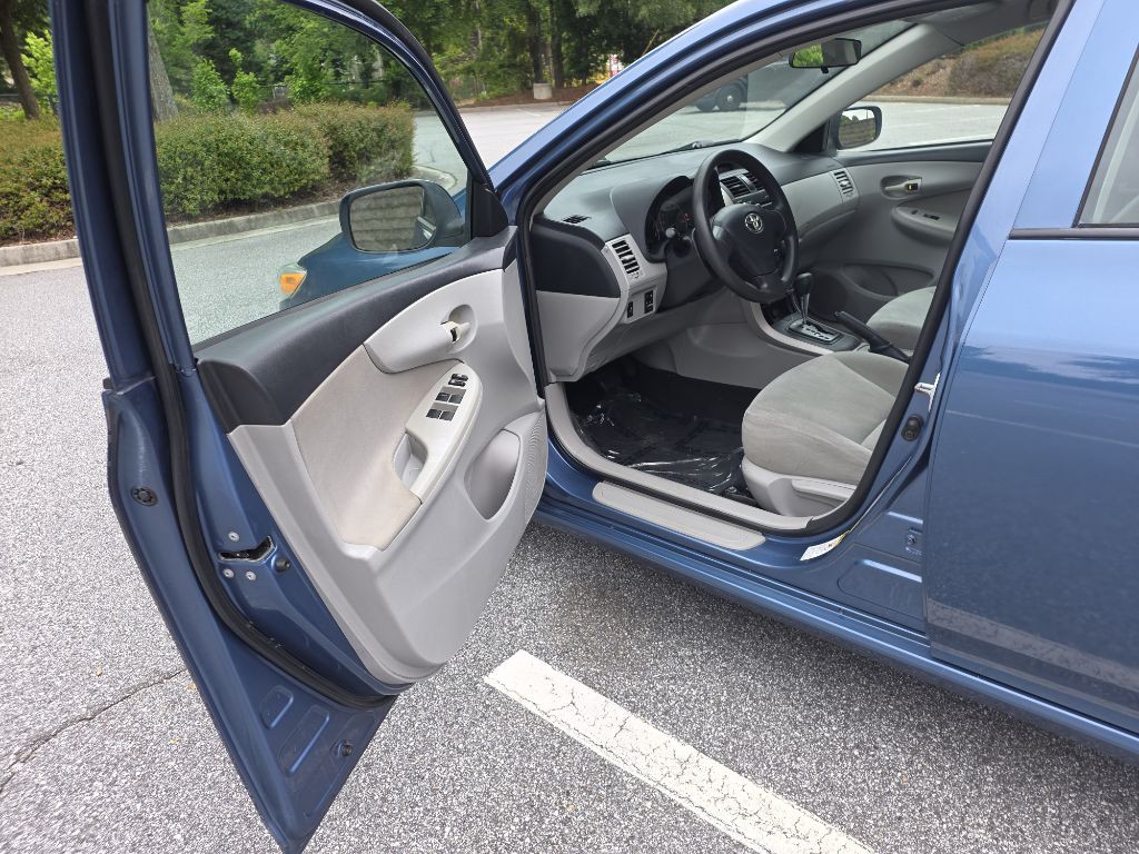 2013 Toyota Corolla Image 9