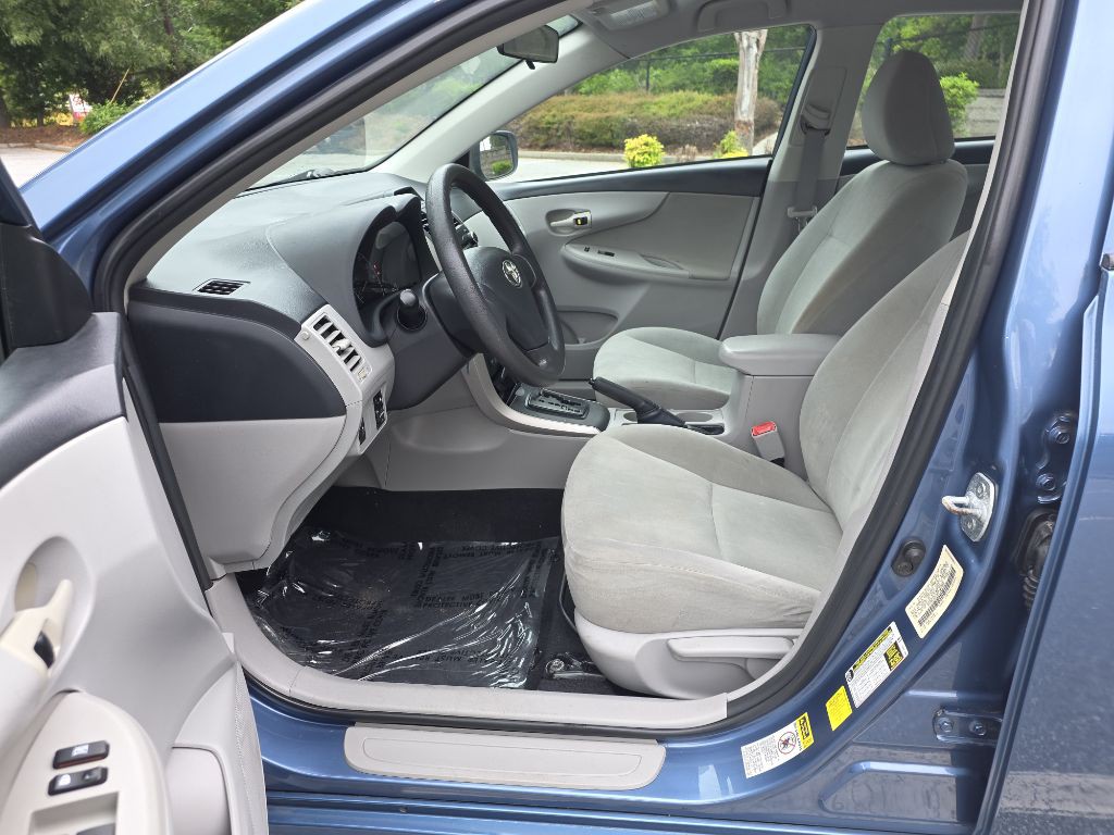 2013 Toyota Corolla Image 10
