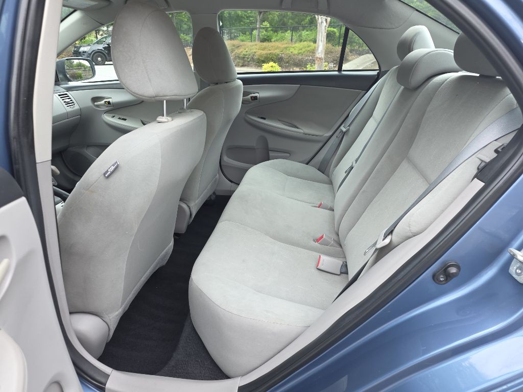 2013 Toyota Corolla Image 12