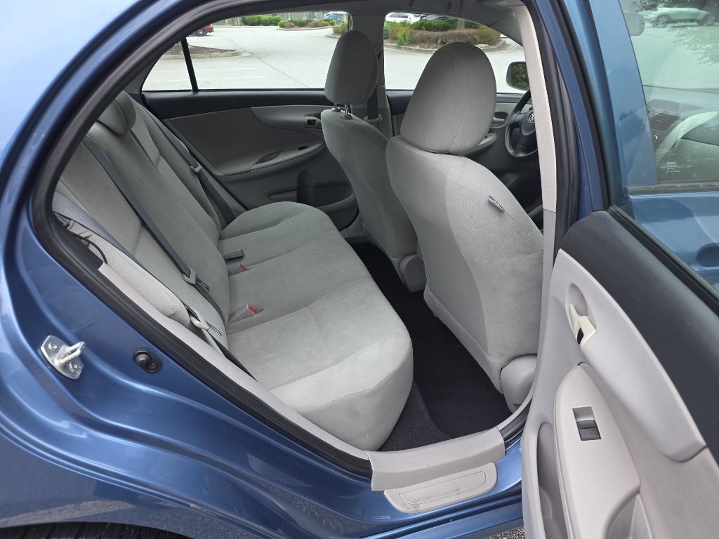 2013 Toyota Corolla Image 15