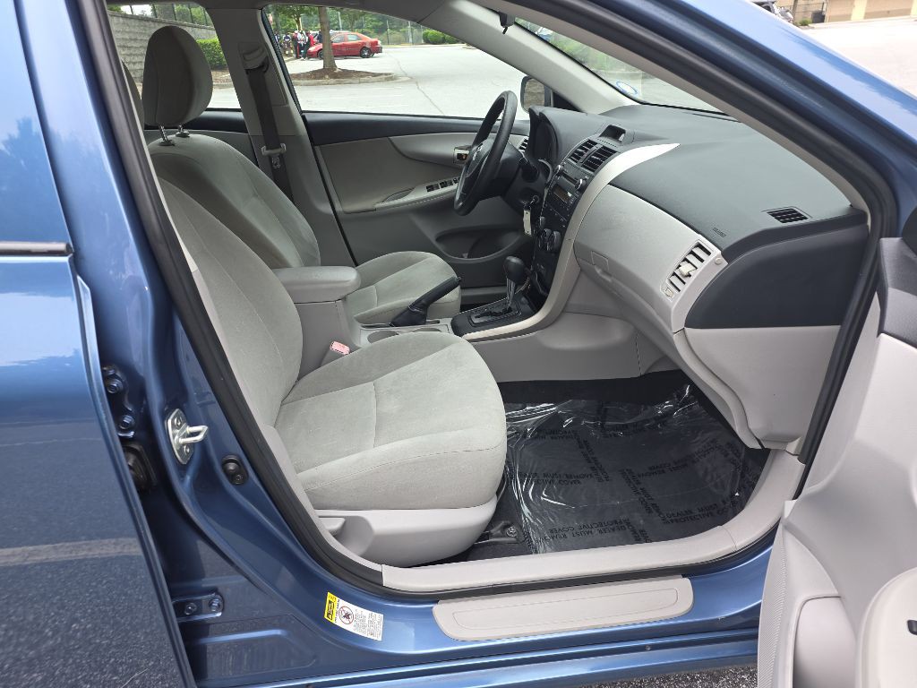 2013 Toyota Corolla Image 17