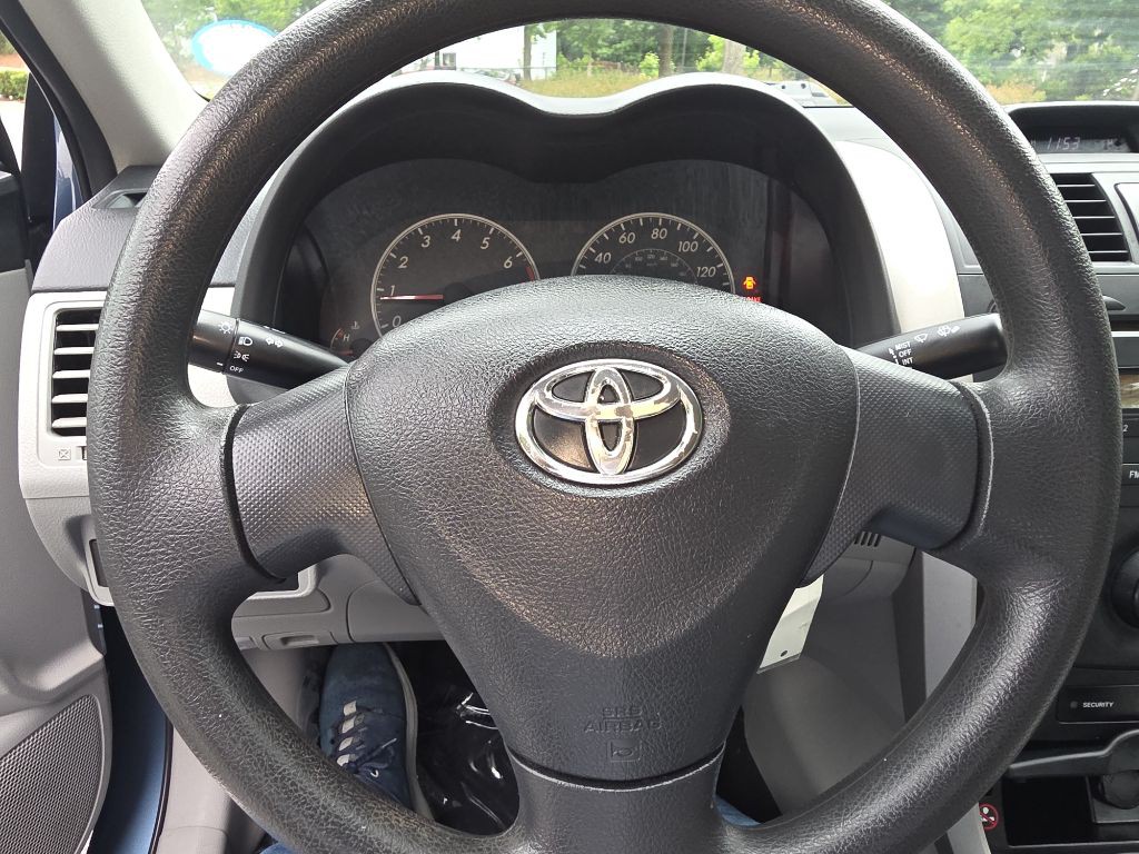 2013 Toyota Corolla Image 28