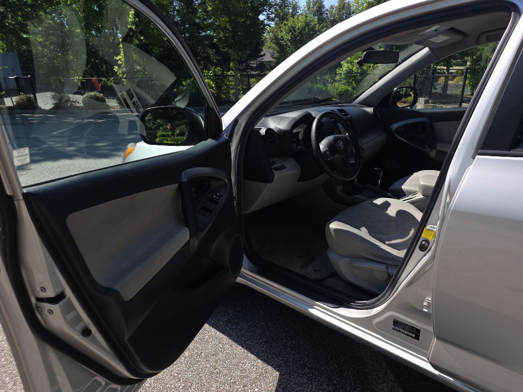 2012 Toyota Rav4 Image 8