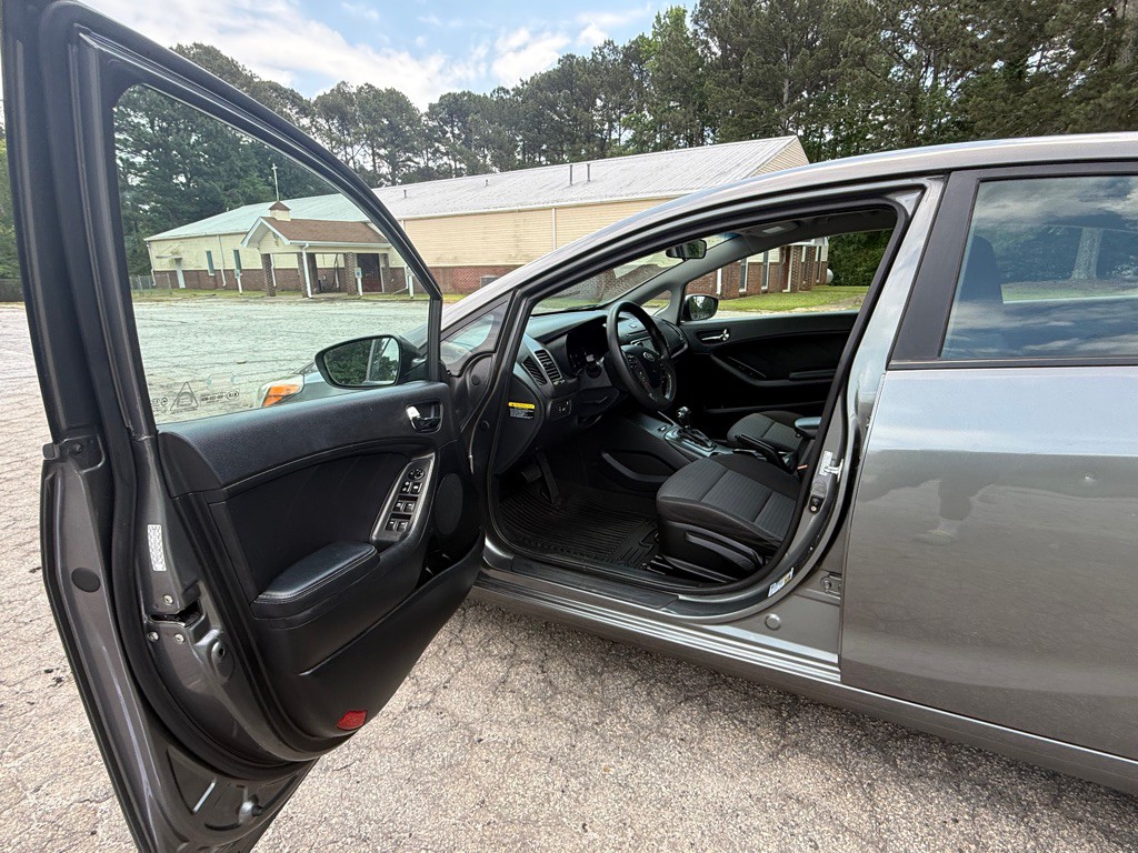 2016 Kia Forte Image 9