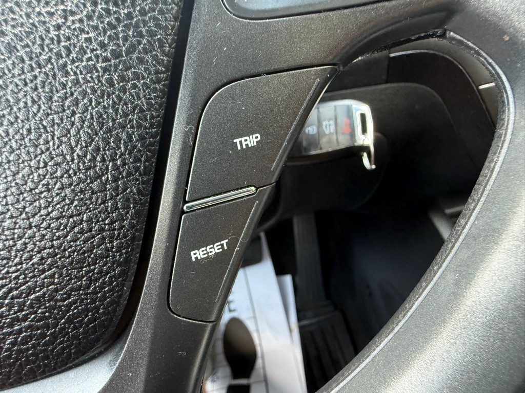 2016 Kia Forte Image 32