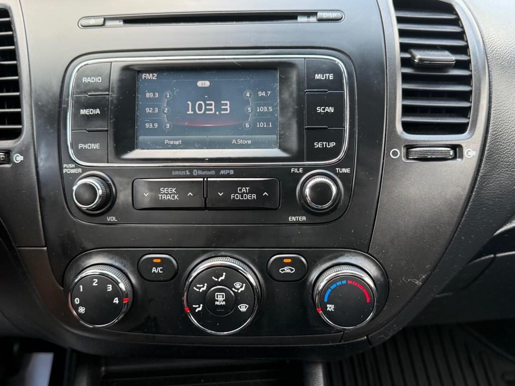 2016 Kia Forte Image 39
