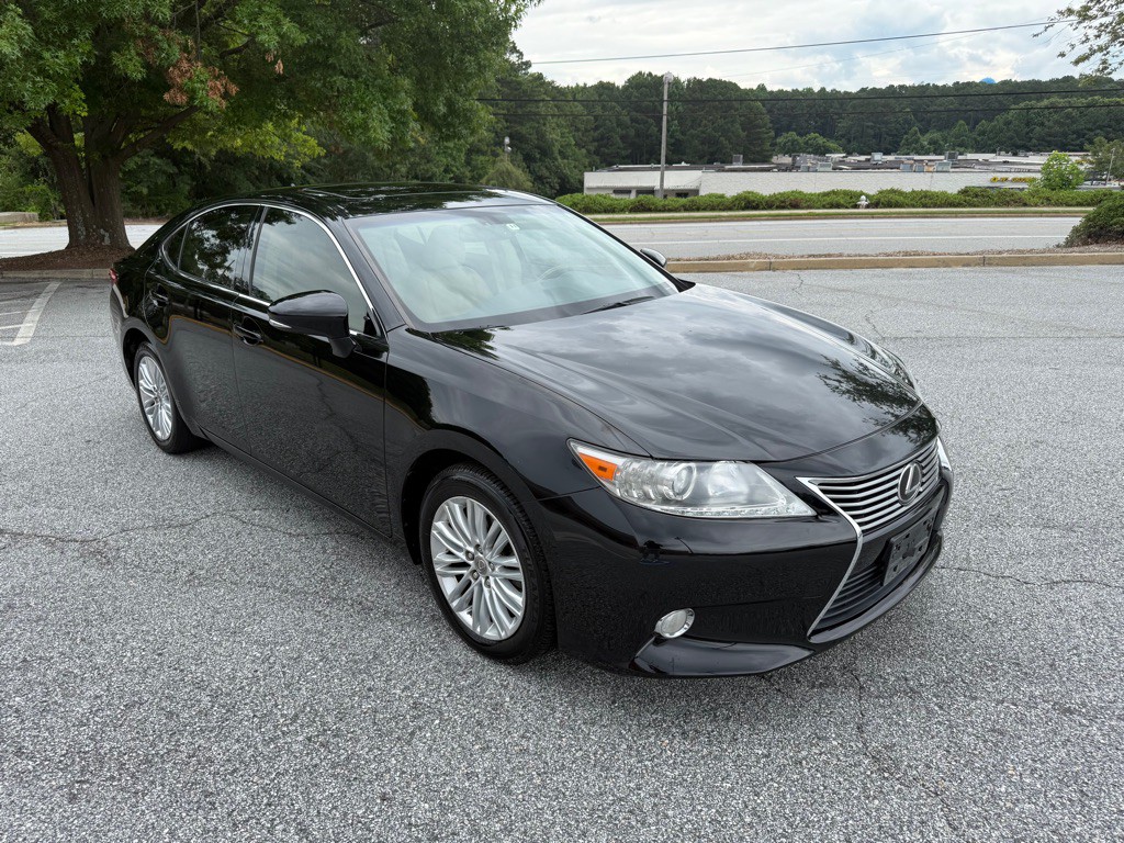 2013 Lexus ES Image 3