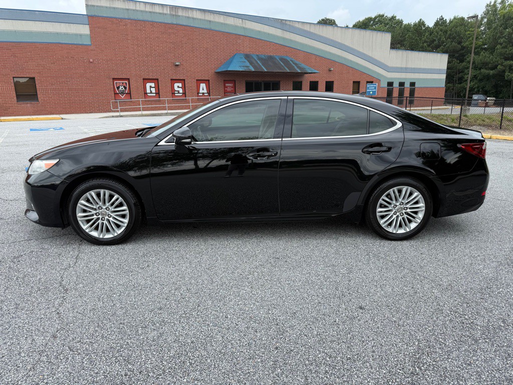2013 Lexus ES Image 4
