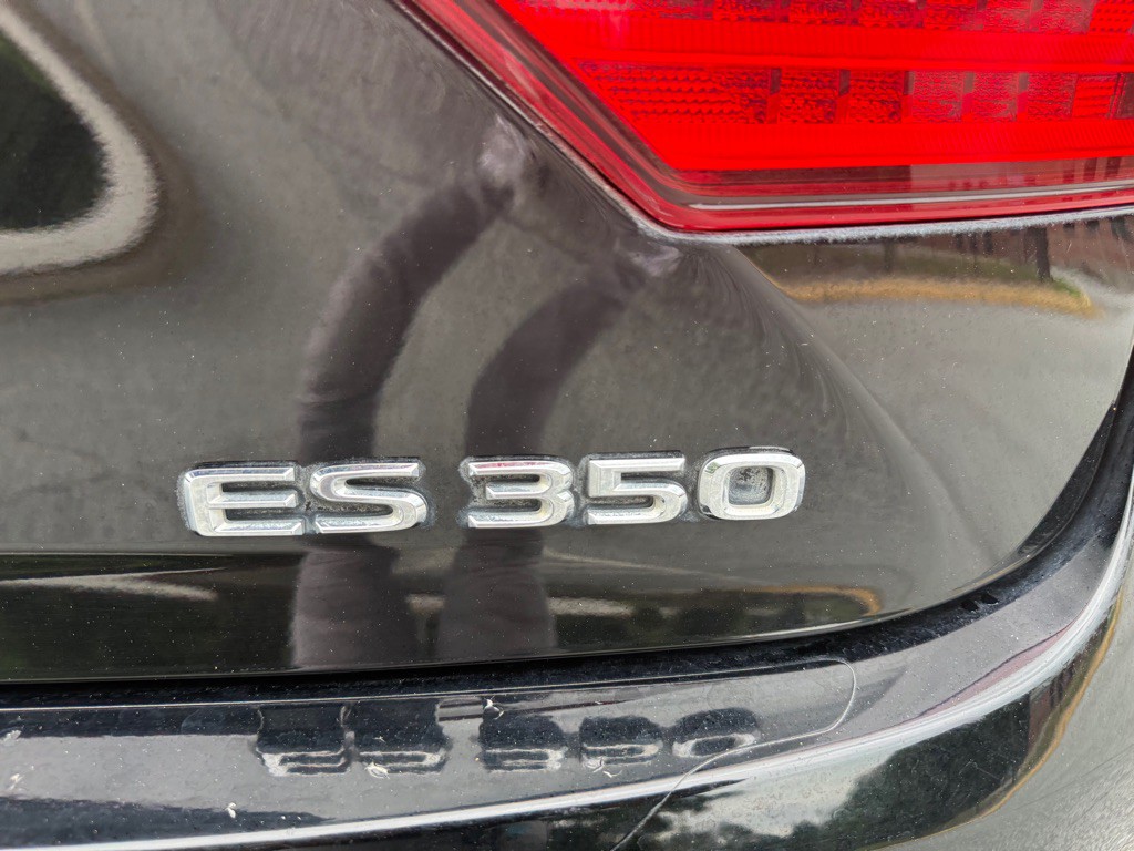 2013 Lexus ES Image 8