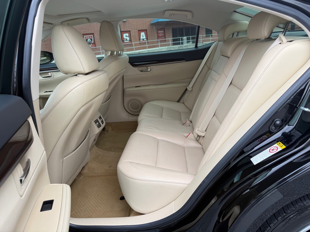 2013 Lexus ES Image 14