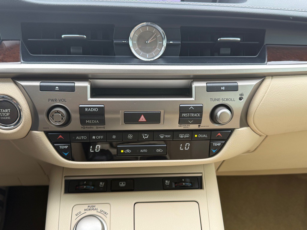 2013 Lexus ES Image 41